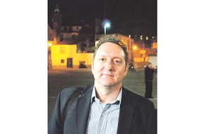 Έπαινος Μητσοτάκη στον Λαρισαίο εκπαιδευτικό Γιώργο Τράντα για το ΕΠΑΛ των φυλακών